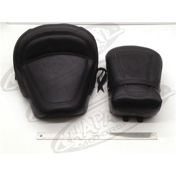 Suzuki Studded 2-Piece Seat