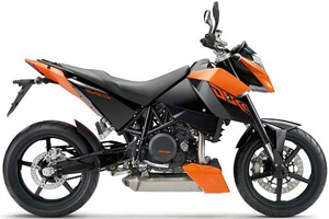 One of the better commuter models on the market today is the KTM 690 Duke