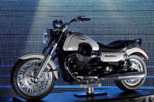 Moto Guzzi shows off California, V7 Scrambler