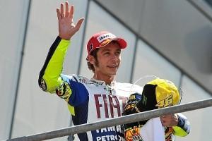 Rossi wins Laureus Award for comeback