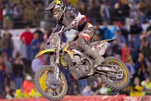 Brett Metcalfe battled inclement weather and rain-ravaged motocross-style track, finishing in the top 10.