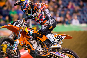 Marvin Musquin earned another top ten result in his final Supercross class race of the season - Photo: Hoppenworld.com