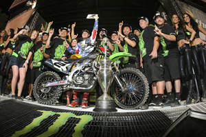 Ryan Villopoto showed off some intelligent riding to secure the 2011 AMA Supercross championship in Las Vegas this weekend.