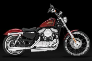 Motorcycle Maniac: Harley-Davidson XL1200V "Seventy-Two" Brings Back Barebones Styling