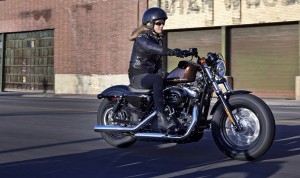 2014 Harley-Davidson Sportster Forty-Eight - Action