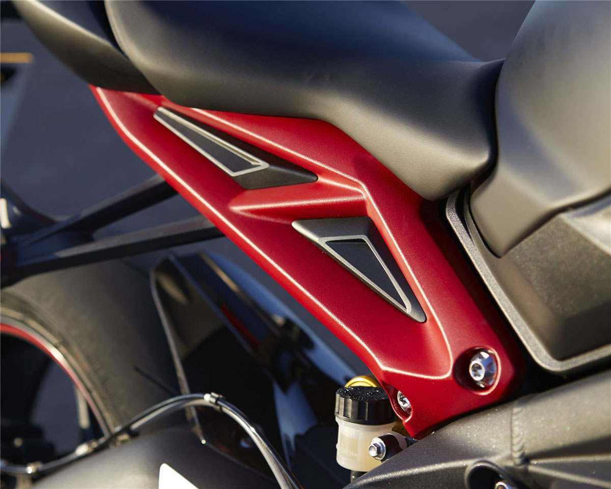 street triple helmet lock