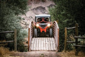Maverick Trail DPS 1000 - Can-Am Red - Trail Riding 1_tif